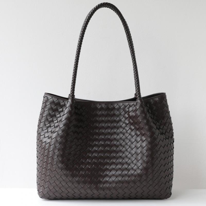 Handgewebte Leder-Tragetasche Damen Mittlere Größe Crossbody oder Unterarm-Stil Weiches Echtes Rindsleder Minimalistisches Schickes Design