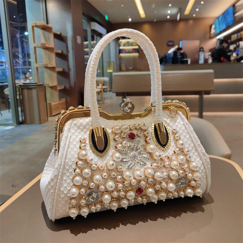 

2025 Новая модная и универсальная сумка через плечо большой вместимости