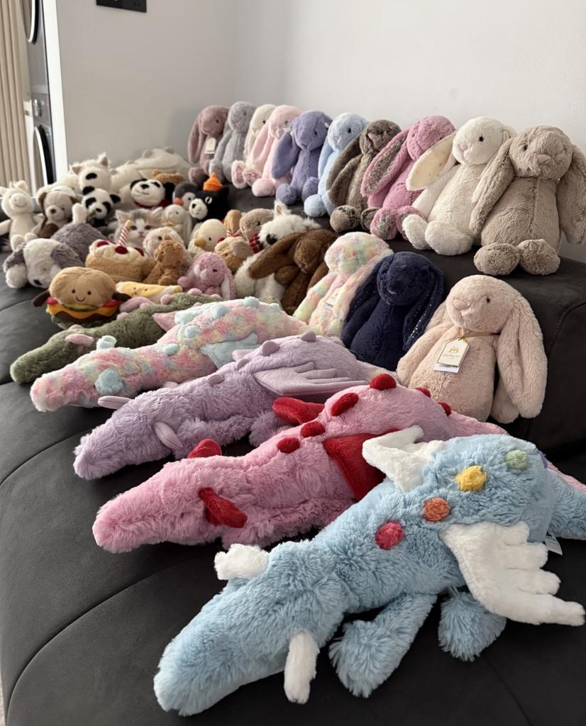 Peluche Soffice Drago Azzurro Cielo Giocattolo di Peluche da JC, Bambola Drago con Spine Colorate e Ali Bianche per Regalo di Compleanno per Bambino