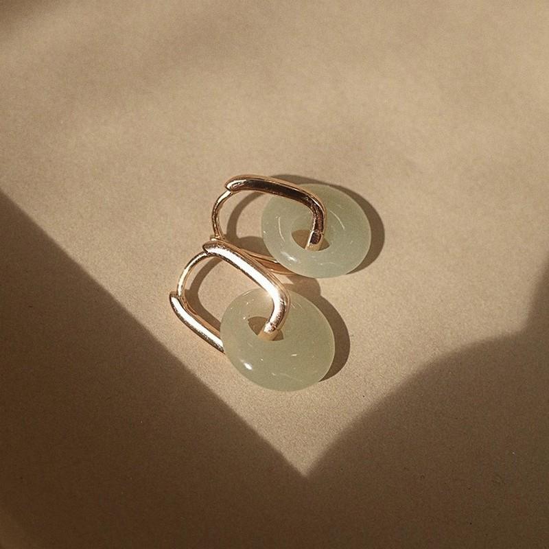 Elegant Chinese Style Imitation Hetian Jade Peace Buckle Earrings for Women - Pair of Round Earrings
