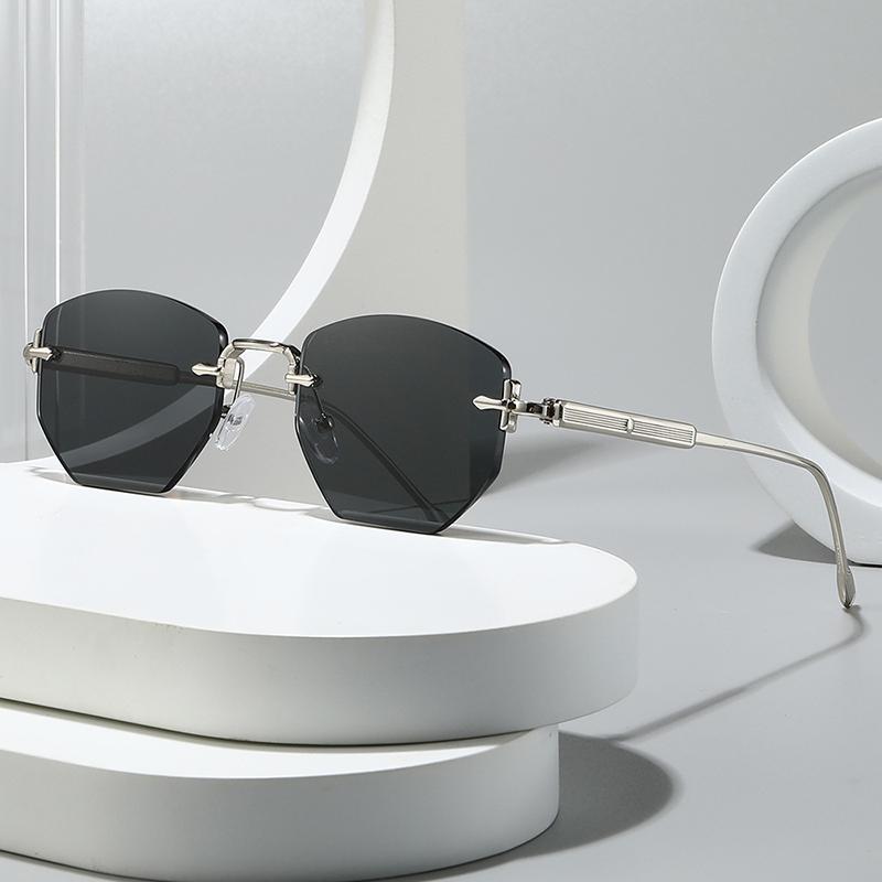 Luxury Designer Sunglasses Women Vintage Rimless Small Trendy Shades for Outdoor Travel Party Fashion Brand