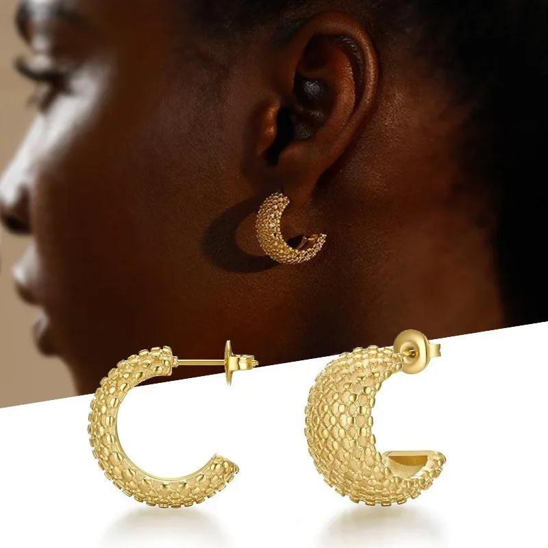 New High-end European and American Inlaid Personalized Earrings with A Cool and Cool Style, Elegant Accessories for Banquets