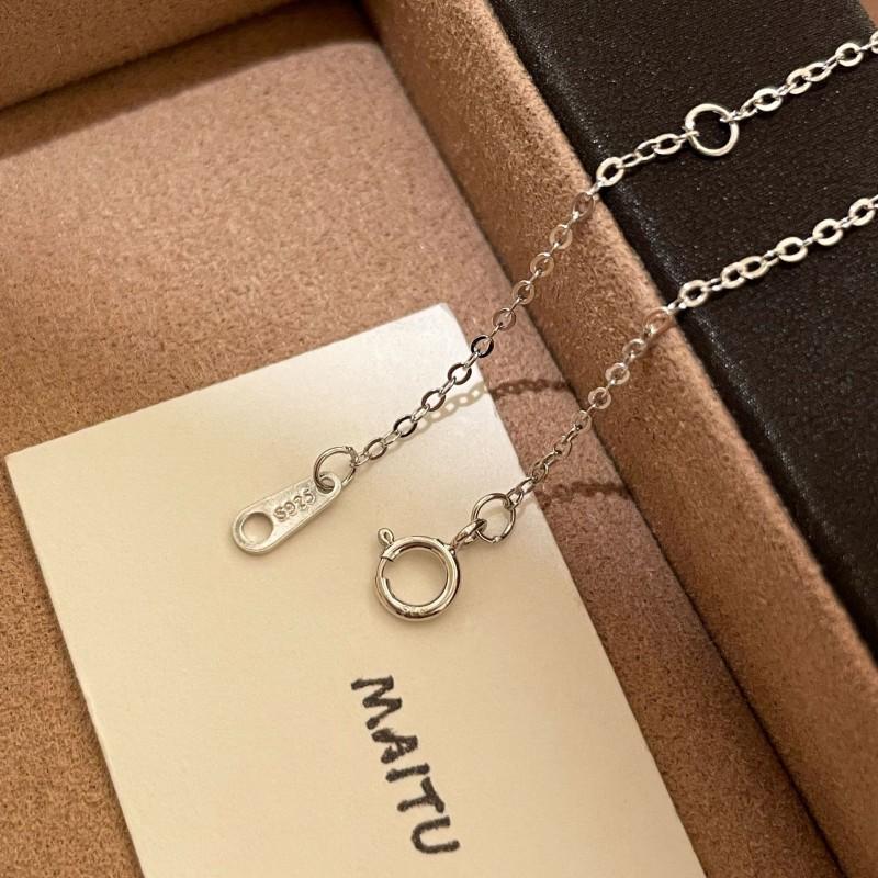 18K Gold Plated Pretzel Bread Necklace Dainty Collarbone Chain Women