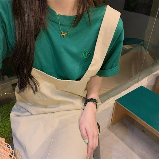 

2023 Женская футболка Simple Love с вышивкой, круглым вырезом и коротким рукавом