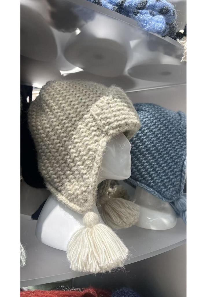 2025 Korean Style Knit Hat: Large Fit, Face Slimming, Warm Ear Protection, Solid Color, Autumn/Winter Fashion.
