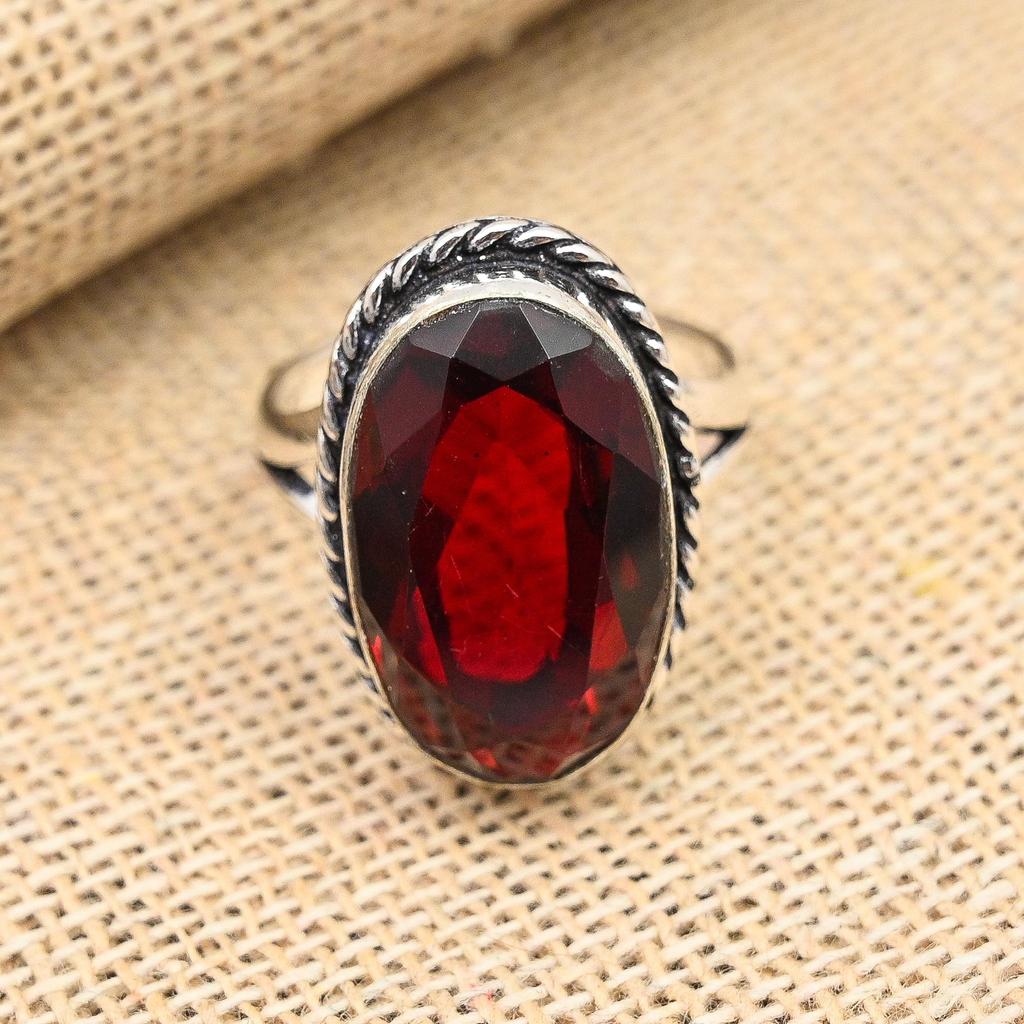 Aufwändiger roter Granat-Edelstein, handgefertigter Ringschmuck aus 925er Sterlingsilber