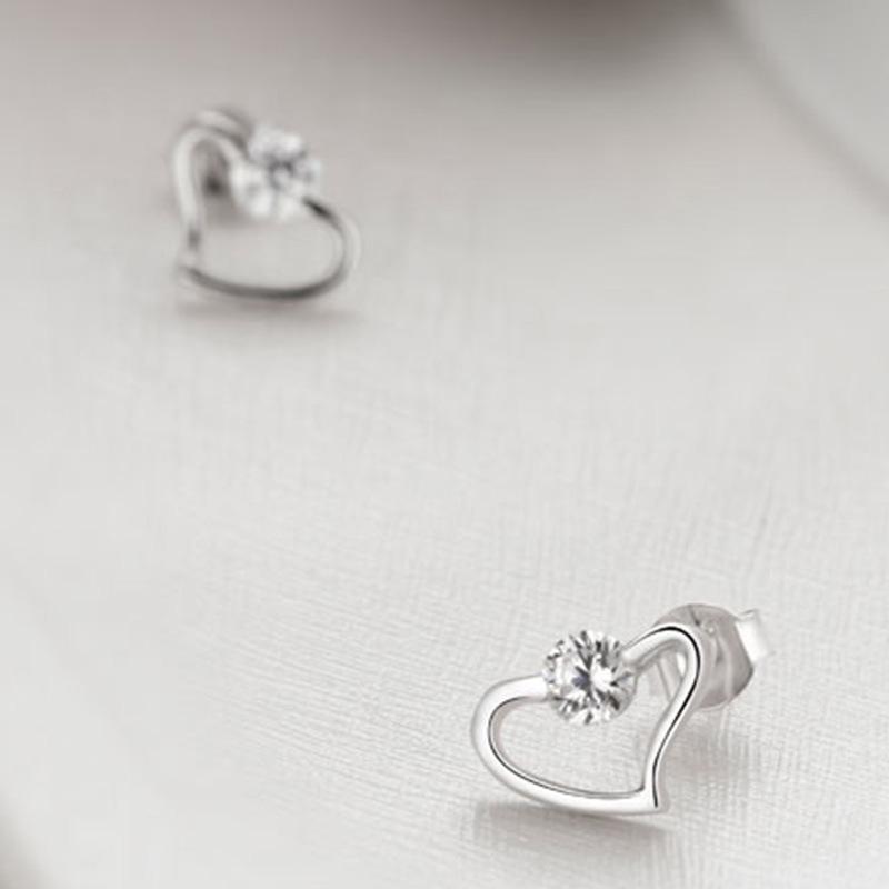 Heart-Shaped Silver-Plated Zircon Stud Earrings for Women: Shiny, Fashionable, Chinese-Style Design