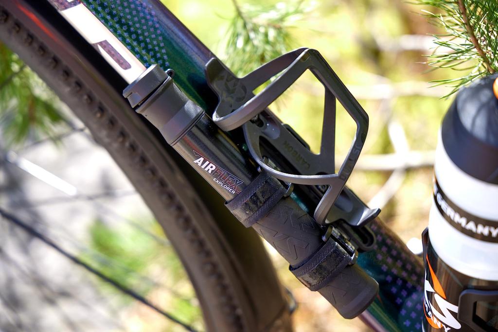 SKS Dual SC Lightweight Bottle Cage for MTB and Gravel