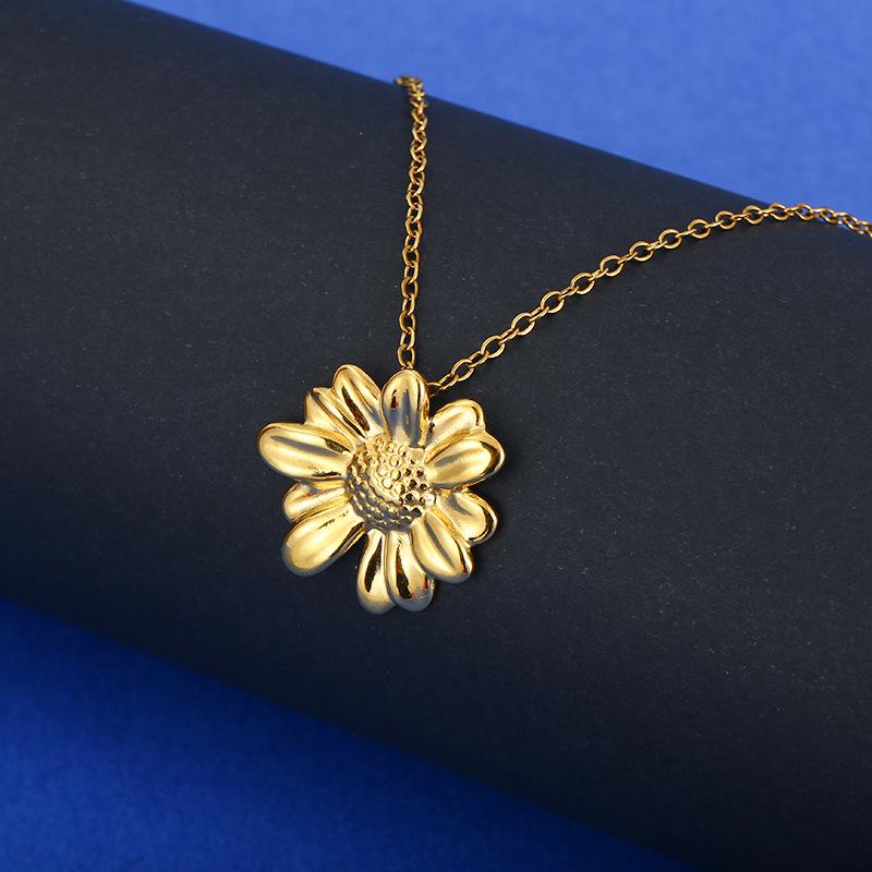 Women's Stainless Steel Sunflower Necklace - Luxury Design, Colorfast Flower Pendant Clavicle Chain.