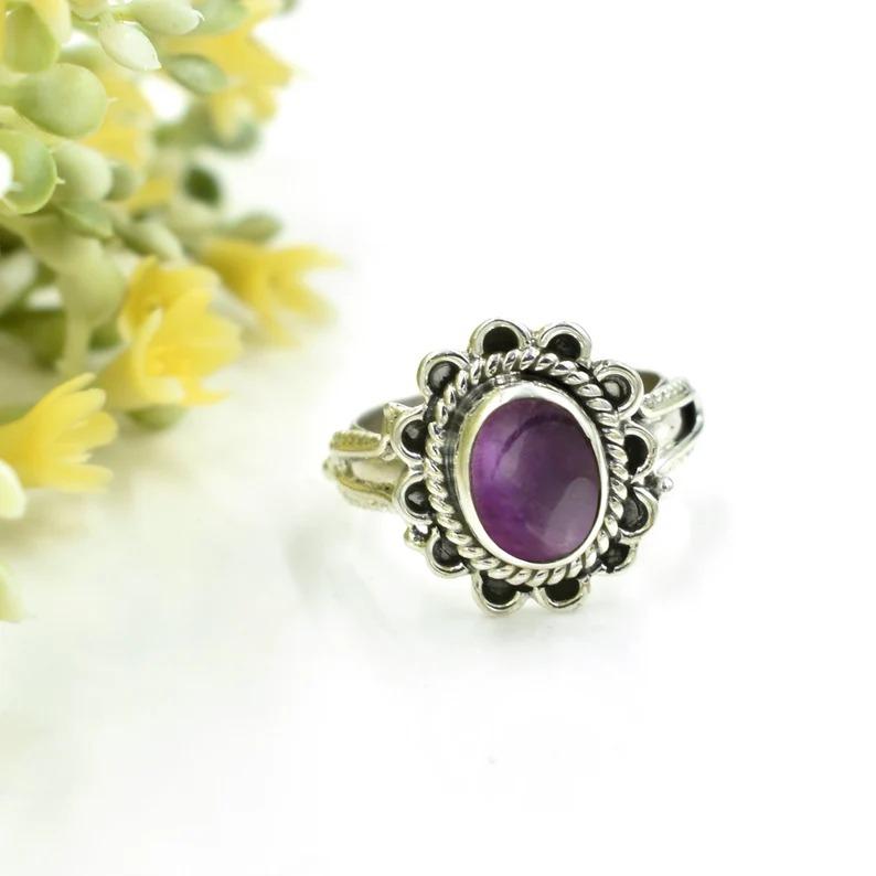 Handgefertigter Designer-Ring mit ovalem Amethyst-Edelstein, 925er-Silberring, Geburtssteinring, Geschenk für Sie, böhmischer Ring