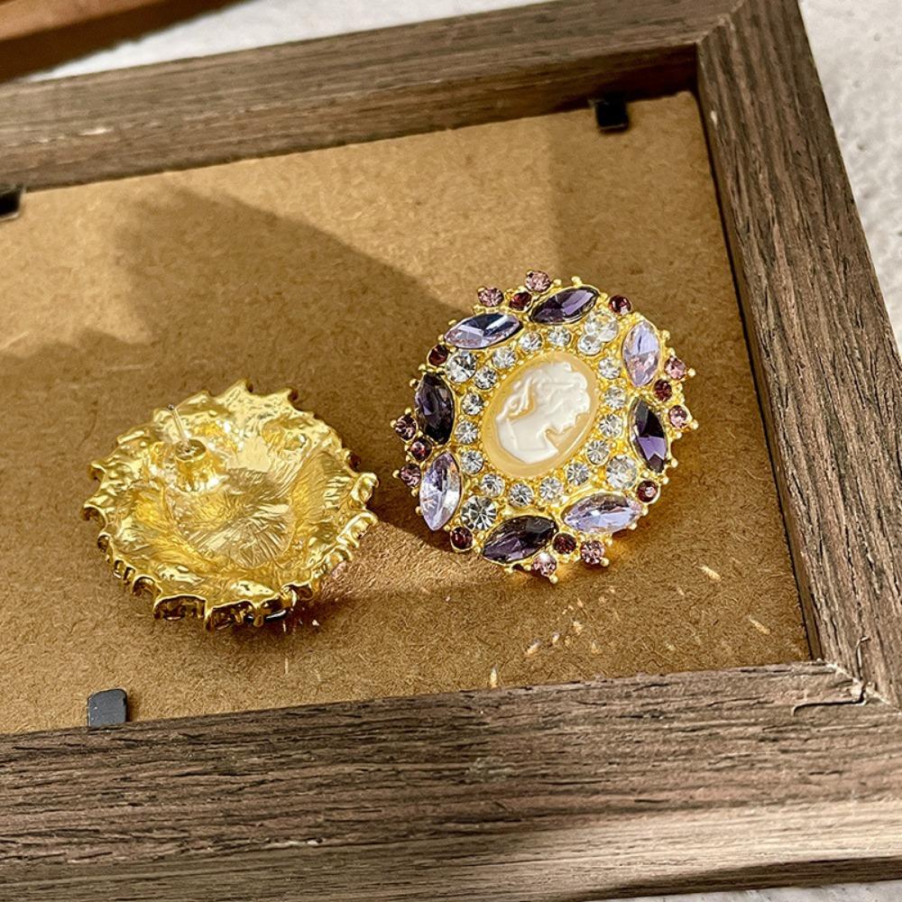 Medieval Earrings Palace Style Queen's Head Flashing Zirconium Earrings Retro Oval Earrings