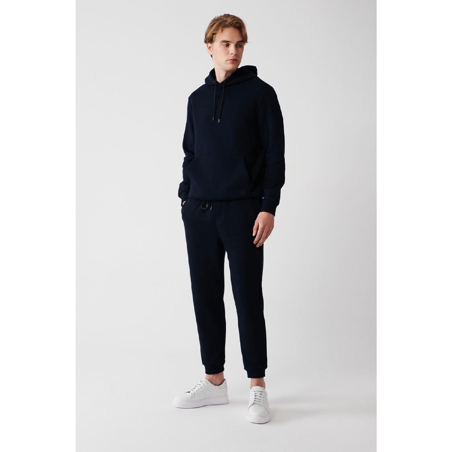 

Мужские темно-синие спортивные штаны из трех ниток с кружевной талией и эластичными брючинами E003402 L белый