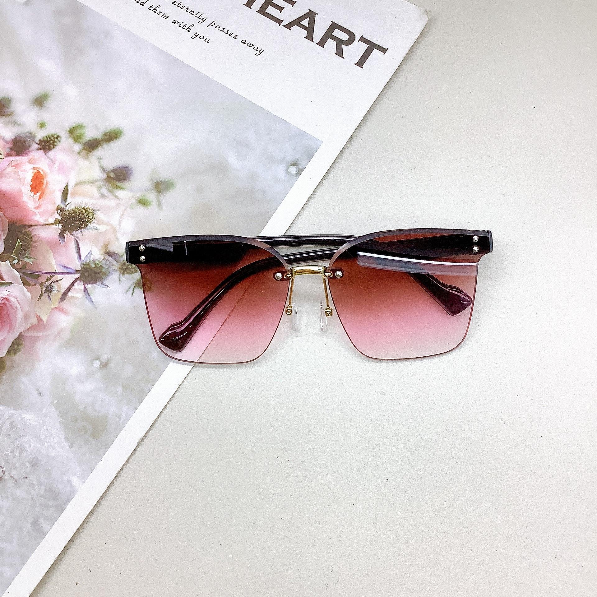 

Солнцезащитный крем для путешествий Защита от ультрафиолета Безрамная коробка Детские солнцезащитные очки Тренд Детские солнцезащитные очки Тенденция