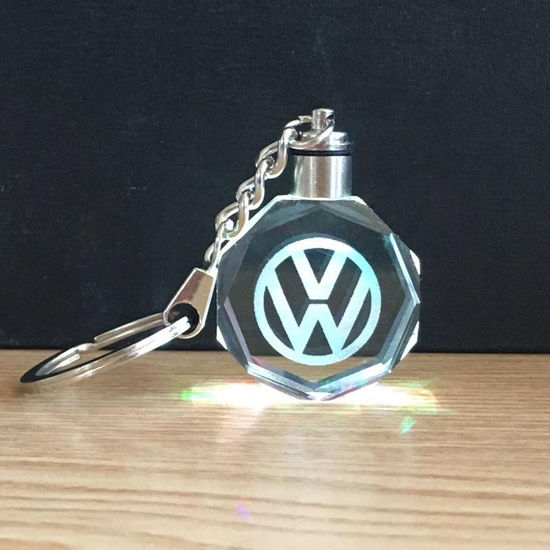 LED Fényű Autós Kulcstartó Medál Volkswagenhez VW Rline GTI Jetta Golf Polo Passat Bora Bogár MK7 MK6 Tiguan Touran Kiegészítők Gj8