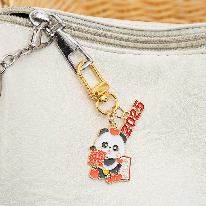 Брелок с подвеской в ​​виде панды: Новогоднее украшение в виде красной панды, милая кукла для студенческих сумок, подарок на год змеи