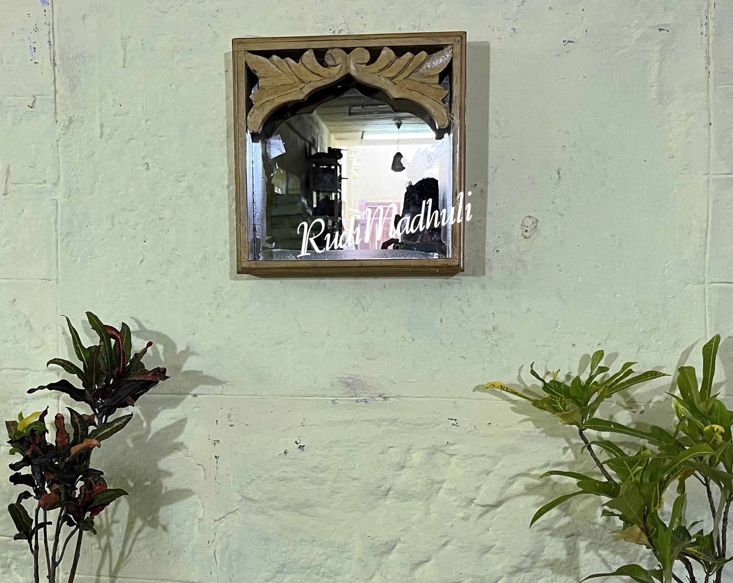 

Mango Wood Carved Mirror Frame: Indian Rustic Wall Decor різнокольоровий