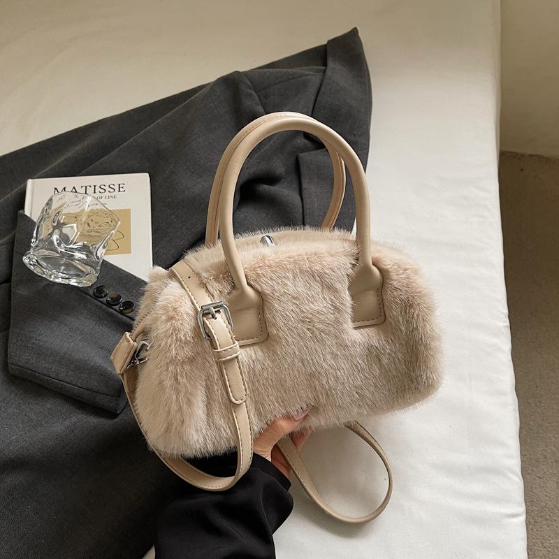 Plush autumn and winter pillow bag new fashion niche handbag popular underarm shoulder messenger bag