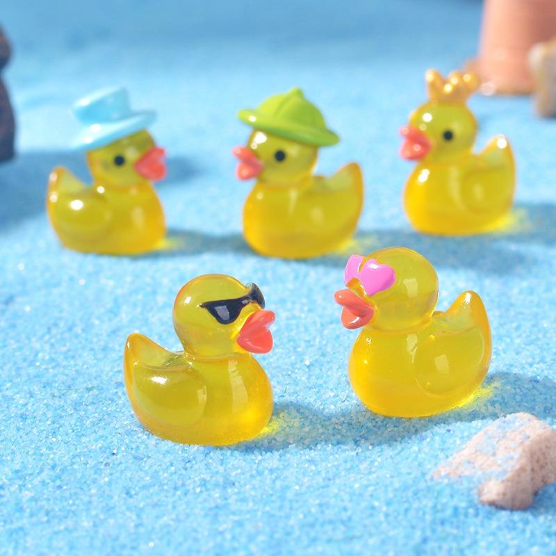 Micro-Landscape Cartoon Mini Duck Figurine, Succulent Bonsai, Small Decorative Accessories, Resin Little Yellow Duck Fish Tank