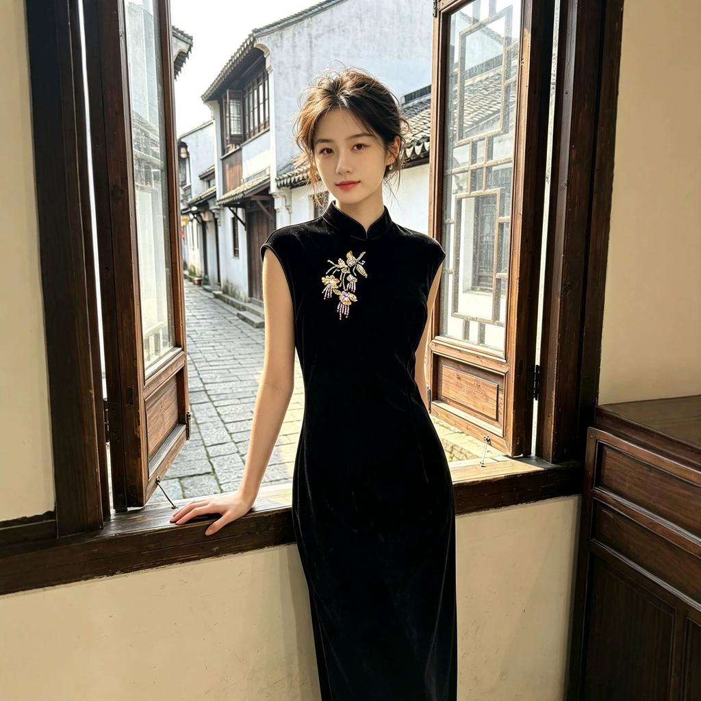 1011 Spring and Autumn New Improved Black Velvet Cheongsam Long Sleeveless Slim Fit Young Fashion Temperament Long Cheongsam
