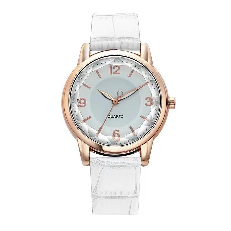 Women's Two-Tone Quartz Watch with Leather Strap and Temperament Round Dial