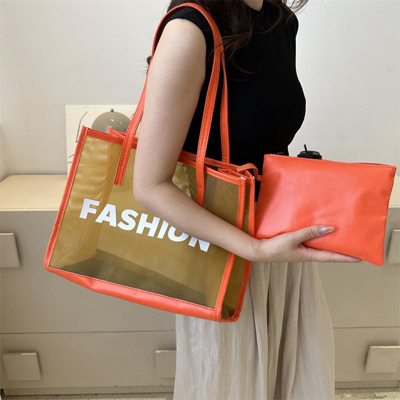 

Letter printing large-capacity fashion handbag 2024 summer new foreign style shoulder armpit bag temperament tote bag