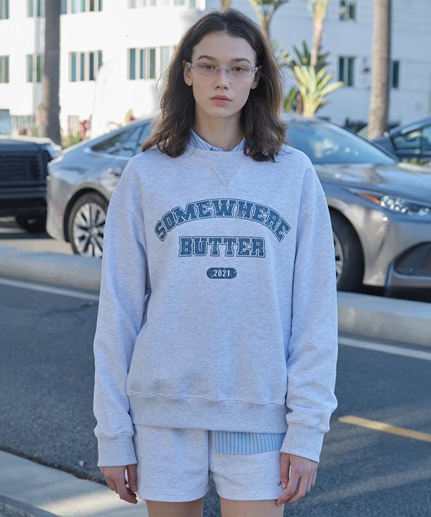 Sseomweeobeoteo Vintage Square Logo Sweatshirt - White Melange