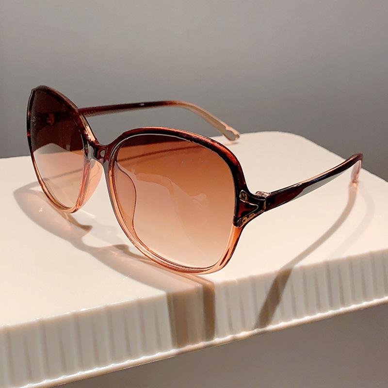 

Трендовые синие оттенки декорации Оригинальный бренд Водительские пляжные солнцезащитные очки Модный квадратный дизайн Солнцезащитные очки для женских