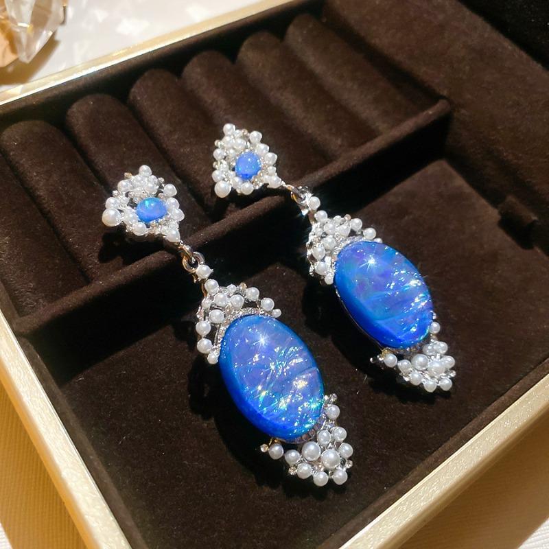 Diamond Oval Pendant Pearl Necklace Earrings French Vintage Court Clavicle Chain Light Luxury Jewelry Set
