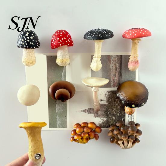 Nature Inspired Magnet 3D Mushroom Refrigerator Magnet, Resin Fake Decorative Realistic Magnets Photo Notes Holder for Whiteboard Cabinet Kitchen