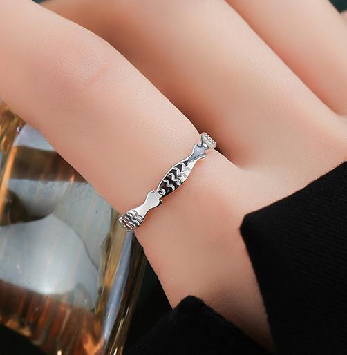 

PANJBJ 925 Sterling Silver Fish Rings for Women Animal Chain Double Layer Sweet Lucky Design Jewelry Gift Prevent Allergy