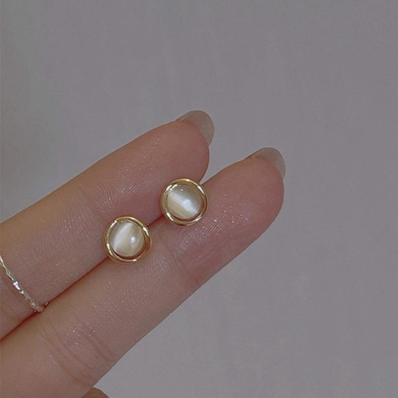 Cat's Eye Stud Earrings - Small Earrings Made of Pure Silver, Stylish and Fashionable.