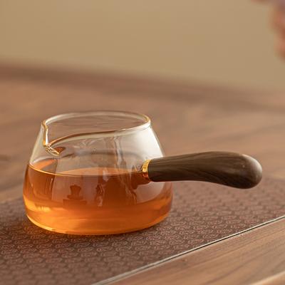 Heat Resistant Borosilicate Glass Tea Pitcher with Wooden Handle Thickened Gongfu Tea Ware Fair Cup for Tea Ceremony Home Use