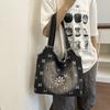 Borsa a Tote in Denim Retrò Estiva con Ricamo di Margherita e Croce Bordo Frangiato Borsa a Spalla in Denim Lavato Borsa a Mano Casual Spaziosa