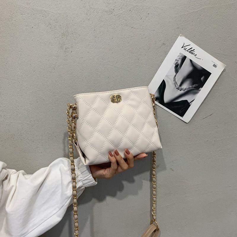 Light Luxury Niche Bag New Trendy Versatile Diamond Women's Bag Fashion Messenger Lock Chain Bag