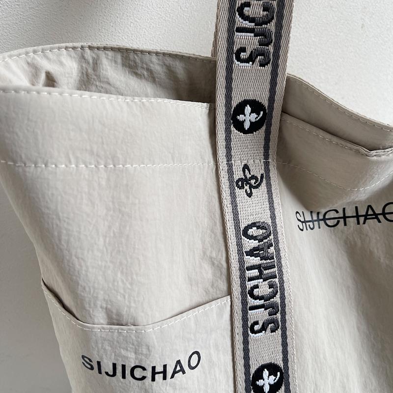 Fashionable Tote Bags for Women Shoulder Bag Retro Shopping Bags Designer Bag Purse and Handbags Class Bag