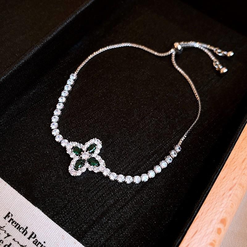Zircon Round Geometric Flower Bracelet Vintage Style Bracelet Light Luxury High-End Hand Jewelry For Women