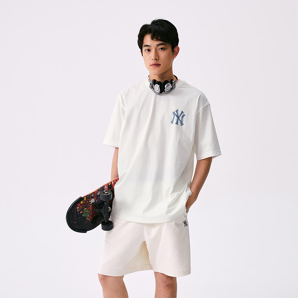 New MLB MONOGRAM Collection New York Yankees SS25 T Shirt Unisex White 3ATSM0953-50IVS