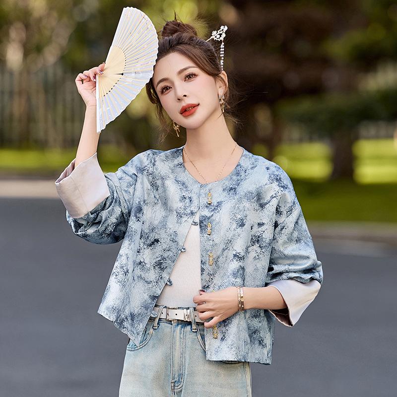 

Spring 2025 Women s Retro Ink Jacquard Crew Neck Jacket M (90-115 lbs)