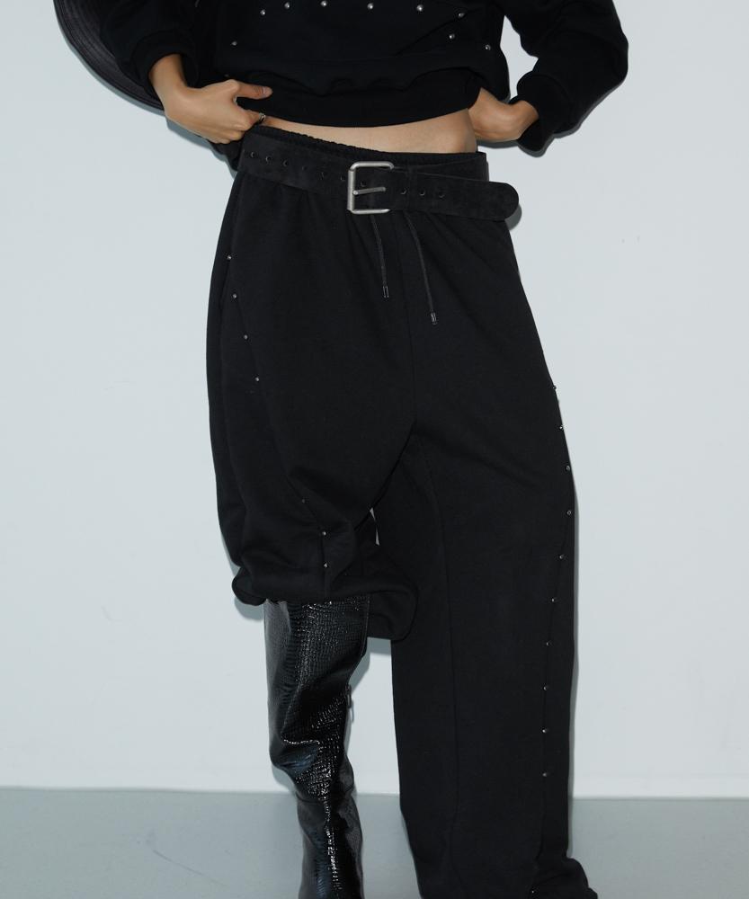 Bunteu Stud Cut Sweat Pants (Black)