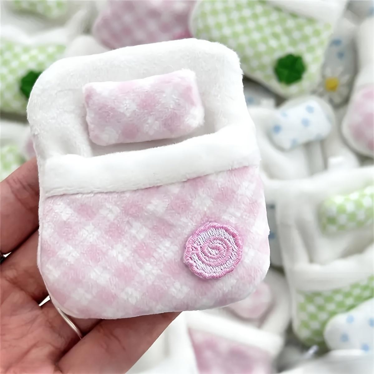 

Cute Plush Senbei Baby With four-leaf Clover Quilt Mini Doll Sleeping Bag Doll Small Quilt 1pc розовый