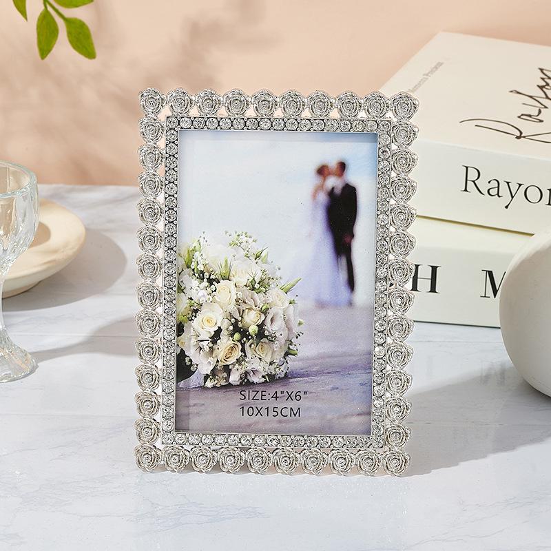 Modern Nordic Metal Diamond-Embellished Photo Frame for Table or Wall Display