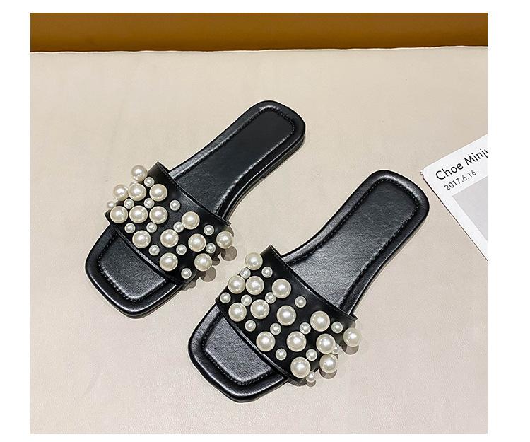 Large size pearl flat bottom sandals women's 2025 summer new Xiaoxiangfeng square head casual outer wear one-word slippers