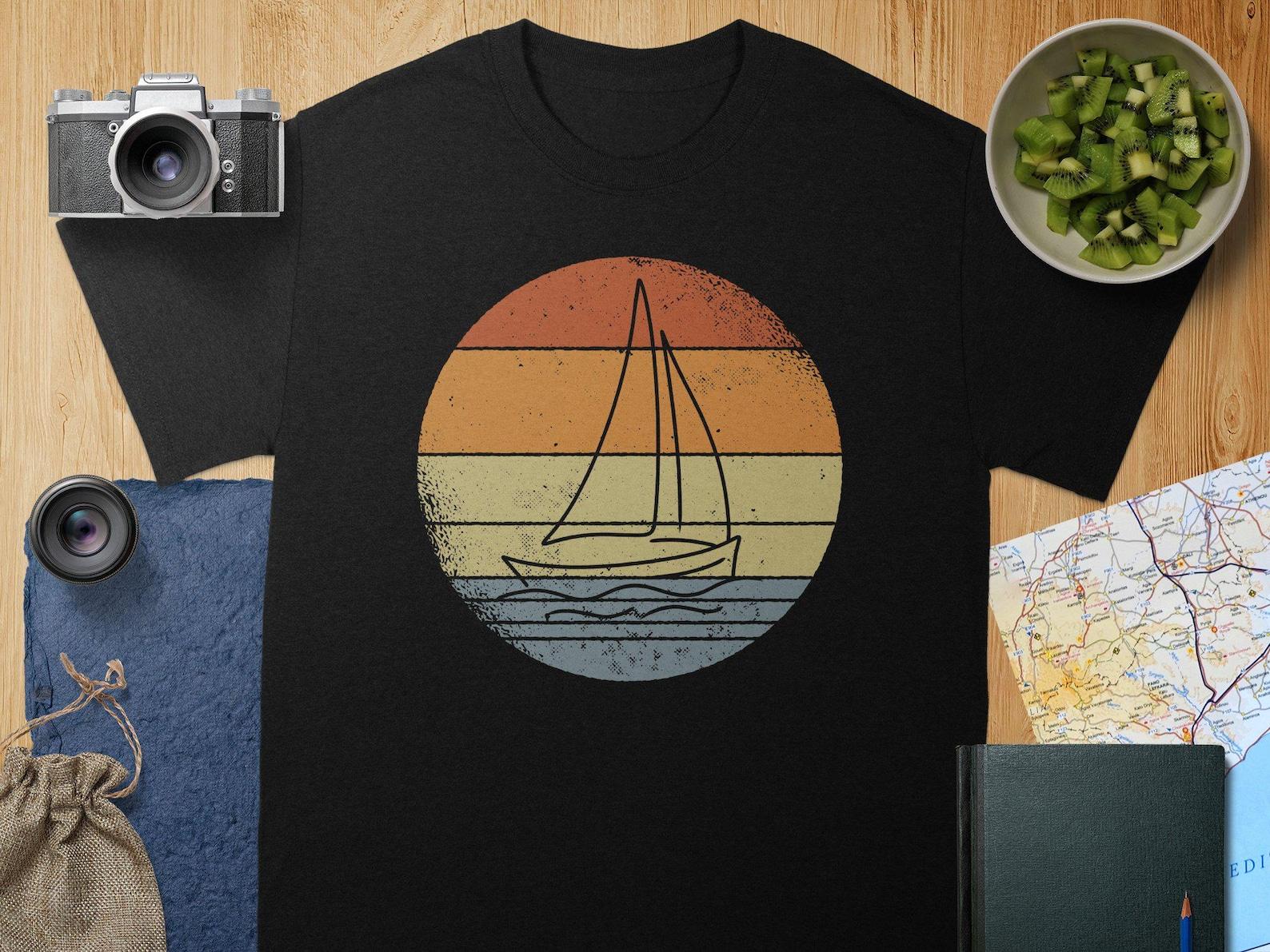 Sailboat Retro Sailing - Organic Shirt M