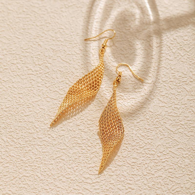 Gold Plated Long Leaf Dangle Earrings Elegant Women Fashion Jewelry золотой