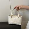Minimalistische Spitzen-Schmetterlings-Handtasche mit Stickereien für Sommer-Casual-Outfits