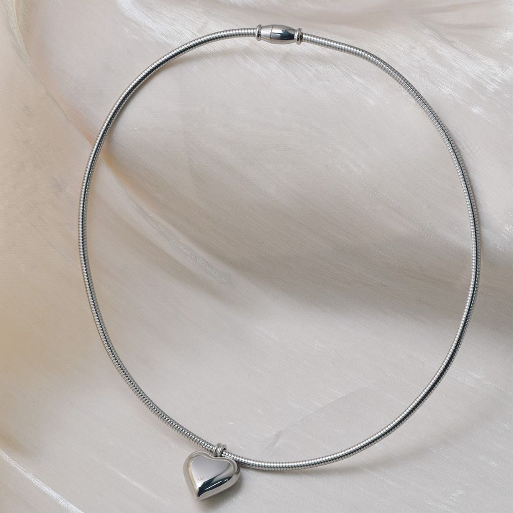 Simple Metal Necklace Magnetic Heart Necklace Fashion Vintage Choker  Gift