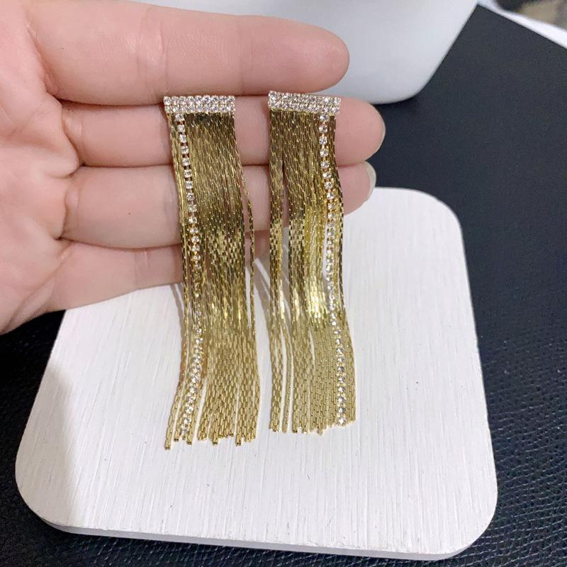 Geometric Diamond-Set Fringed Earrings, Women'S Exaggerated Style, Personalized Light Luxury Fashion, Diamond-Lined Smooth Chain Earrings.