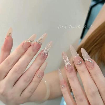 10-teilige Schmetterling Nude Press-On Nägel: Größencodiert, Abnehmbar, Eis-Transparent, Super Glänzend, Internet-Berühmtheiten-Stil für Junge Damen.