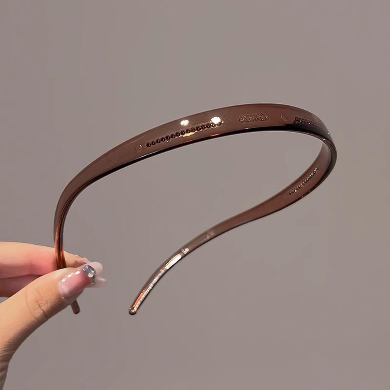 Fresh Travel Girl Headwear: Non-Slip Acetate Headband & Hairpin, Blue-Green, Comfortable for Ear Cartilage and Glasses.