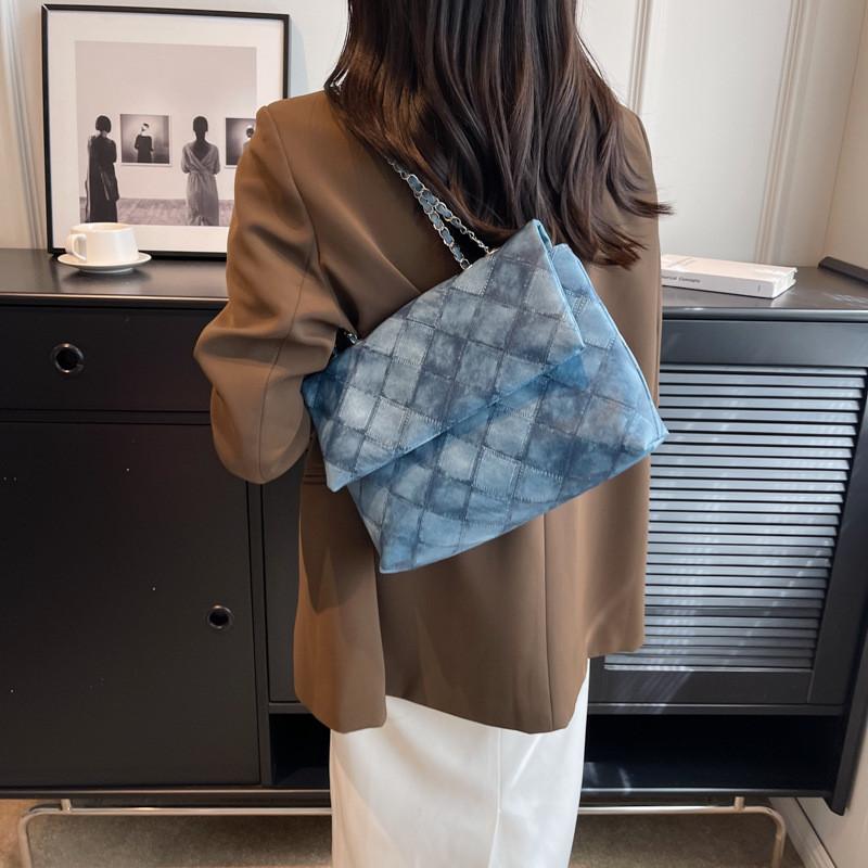 Trendy Casual Black Pu Tote Bag For Women Spacious Simple Design For Everyday Use